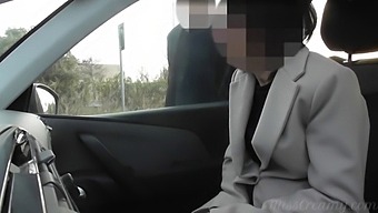 Moglie Viene Scopata Nel Parcheggio Pubblico E Si Masturba Dopo Il Lavoro - Misscreamy