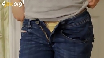 Korean Girl Gets Fucked Hard In Friendly Movie