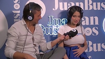 Ambarprada Mang Thai Với Bộ Ngực Tự Nhiên To Nộp Đơn Vào Máy Tình Dục