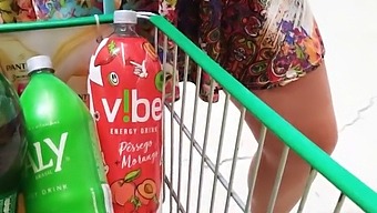 Khoe Mông Tại Siêu Thị Và Thực Hiện Tình Dục Bằng Miệng Với Nhân Viên Cửa Hàng Trong Nhà Vệ Sinh