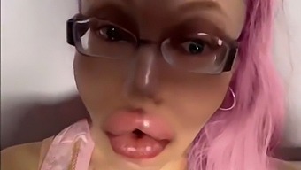 Primo Piano Facciale Seducente In Video Porno