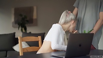Eva Elfie'S Educational Adventure Turns Steamy In A Zoom Class